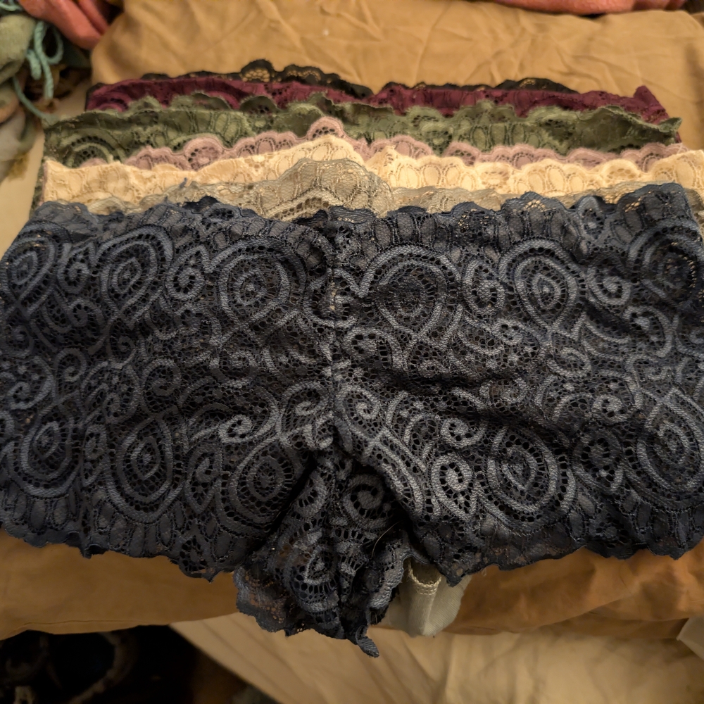 Elegant Lace Women's Panties Set - Multicolor - Picture 2 of 3